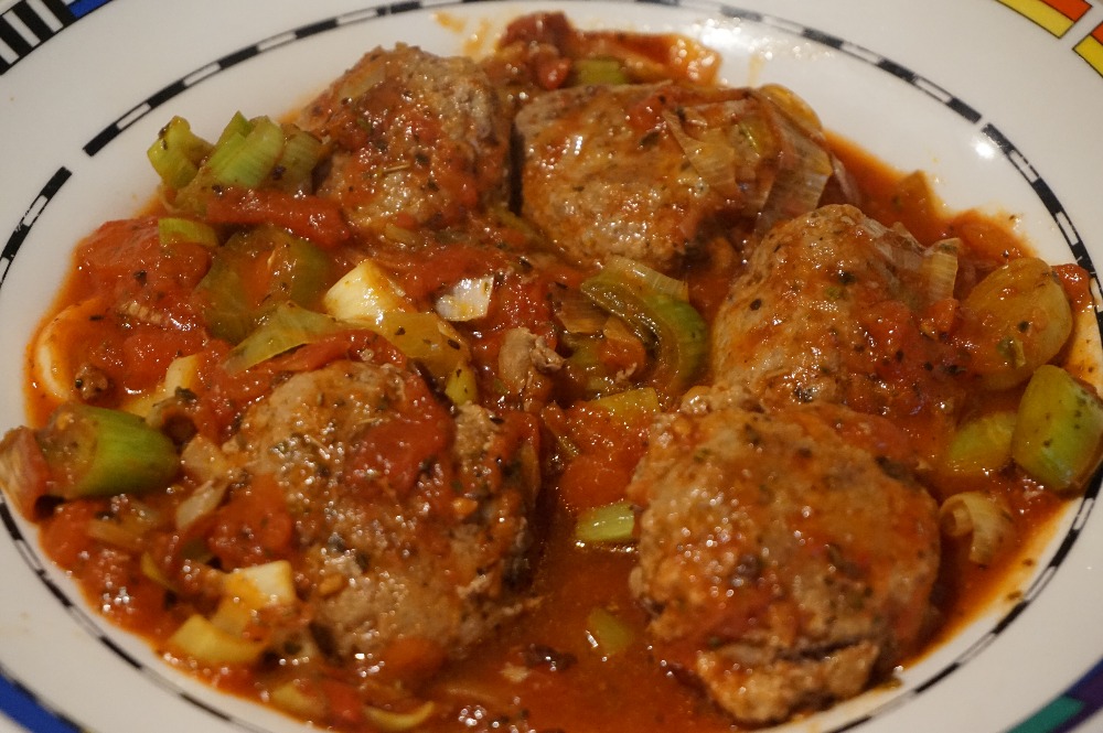 Hackfleischbällchen in Tomaten-Gemüse-Soße | Rezept-Kiste.de