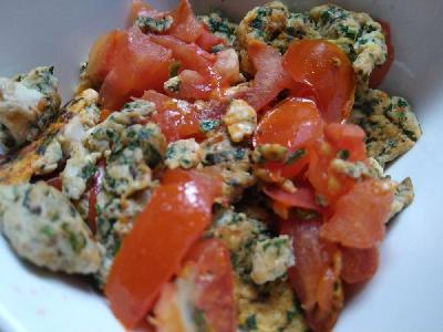 Bild vom Rezept Rührei mit Kräutern und Tomate