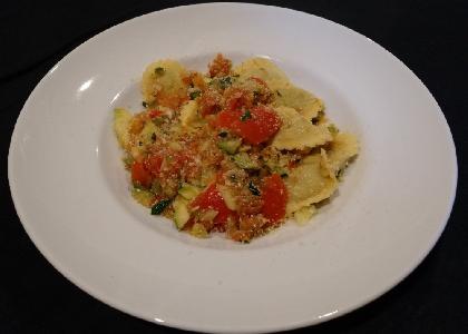 Bild vom Rezept Trüffel-Ricotta-Tortellini an Tomaten und Zucchini