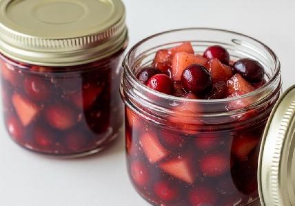 Bild vom Rezept Weihnachtliche Winterapfel-Cranberry-Marmelade mit Zimtstern-Note