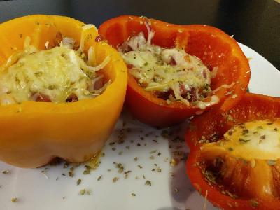 Bild vom Rezept Gefüllte Paprika mit Schinkenwürfeln