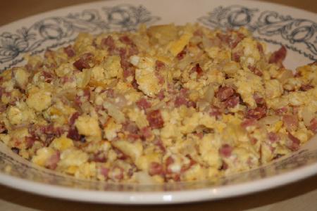Bild vom Rezept Rührei mit Speck und Zwiebeln