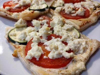 Bild vom Rezept Blätterteig Zucchini Tomaten Kissen