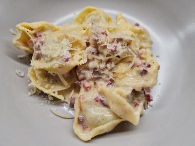 Bild vom Rezept Tortellini in Käse Sahne Soße