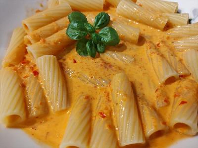 Bild vom Rezept Nudeln mit Ajvar-Frischkäse-Sauce